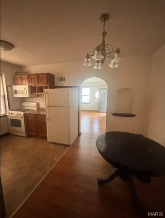 $1,100 | 3720 Chippewa Street, Unit A, St. Louis, MO 63116