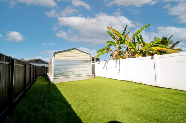 a view of an outdoor space yard