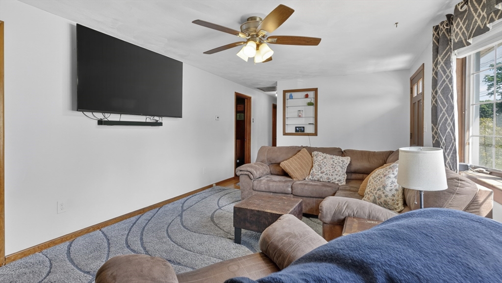 31 Shaker Road Westfield, MA 01085 - Photo 16 of 36