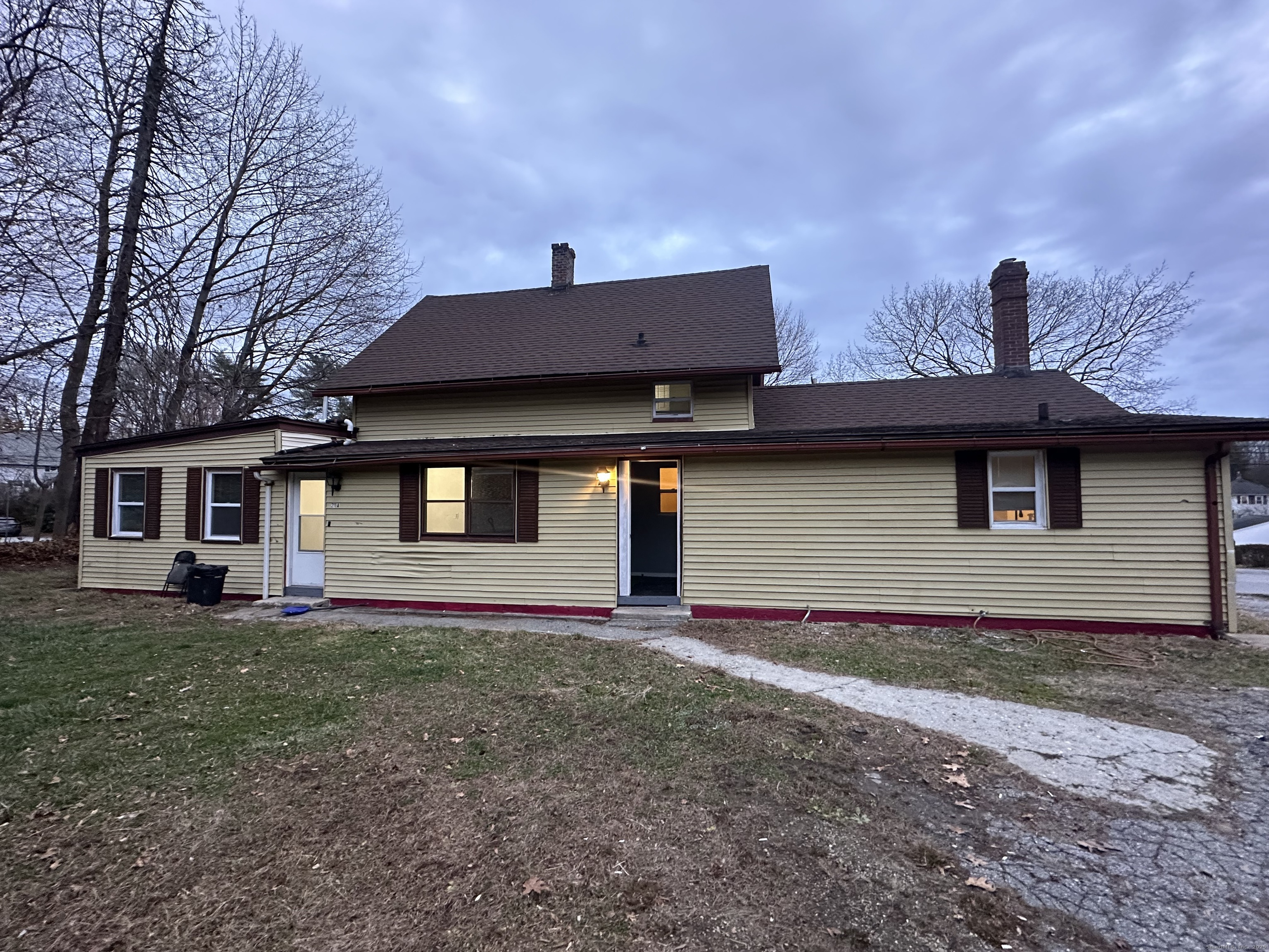 211 Palmer St Extension Norwich, CT 06360 - Photo 3 of 39