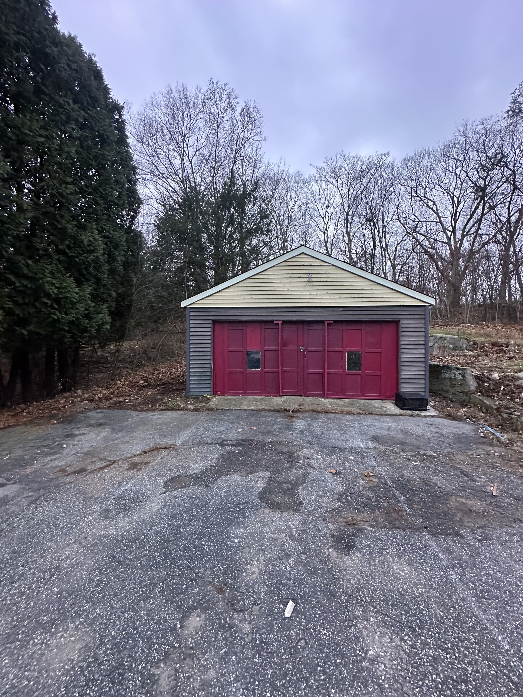 211 Palmer St Extension Norwich, CT 06360 - Photo 4 of 39