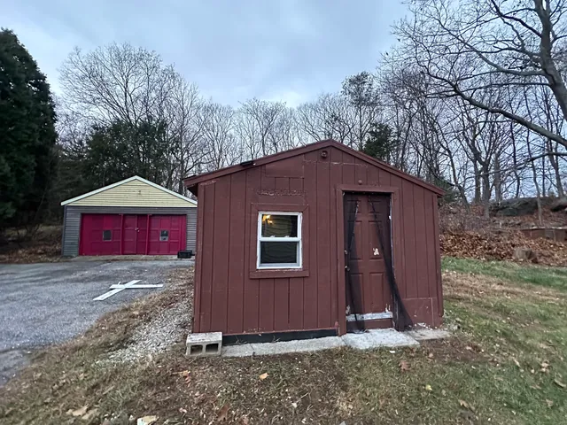 $285,000 | 211 Palmer St Extension, Norwich, CT 06360