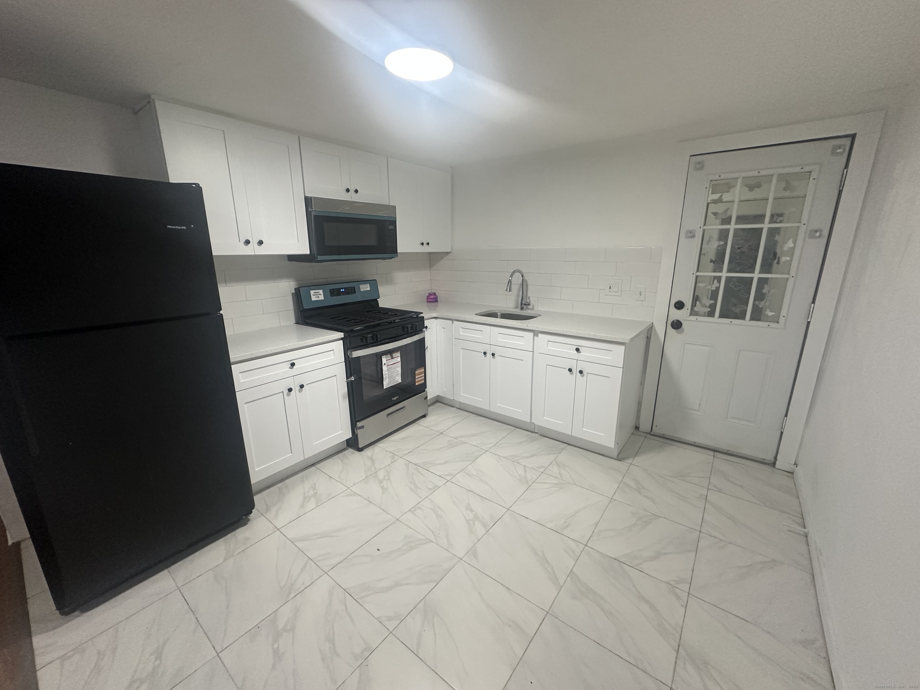 211 Palmer St Extension Norwich, CT 06360 - Photo 7 of 39