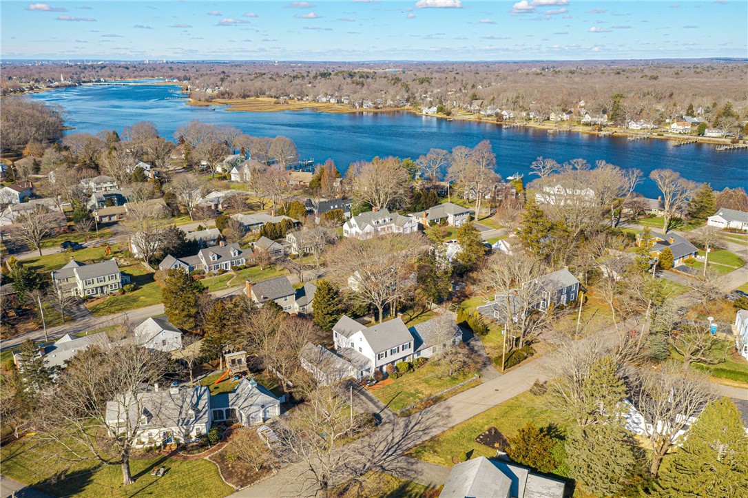 9 Telford Road Barrington, RI 02806 - Photo 4 of 5