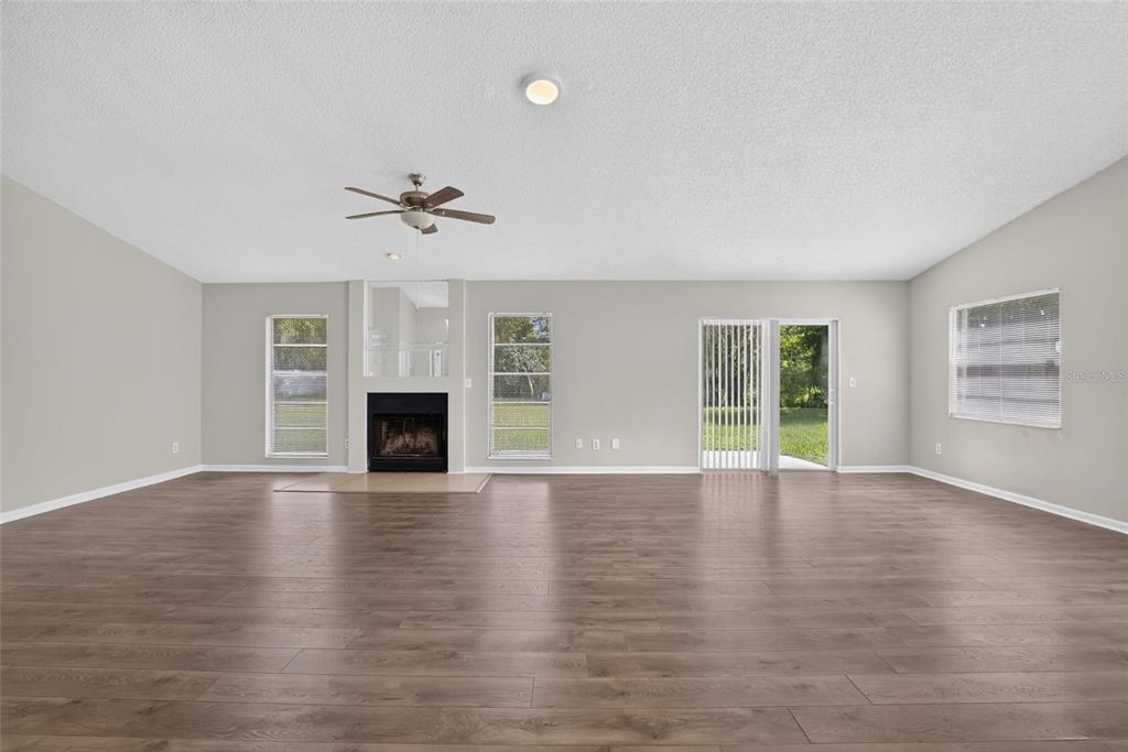 1206 Sail Way Valrico, FL 33594 - Photo 5 of 46