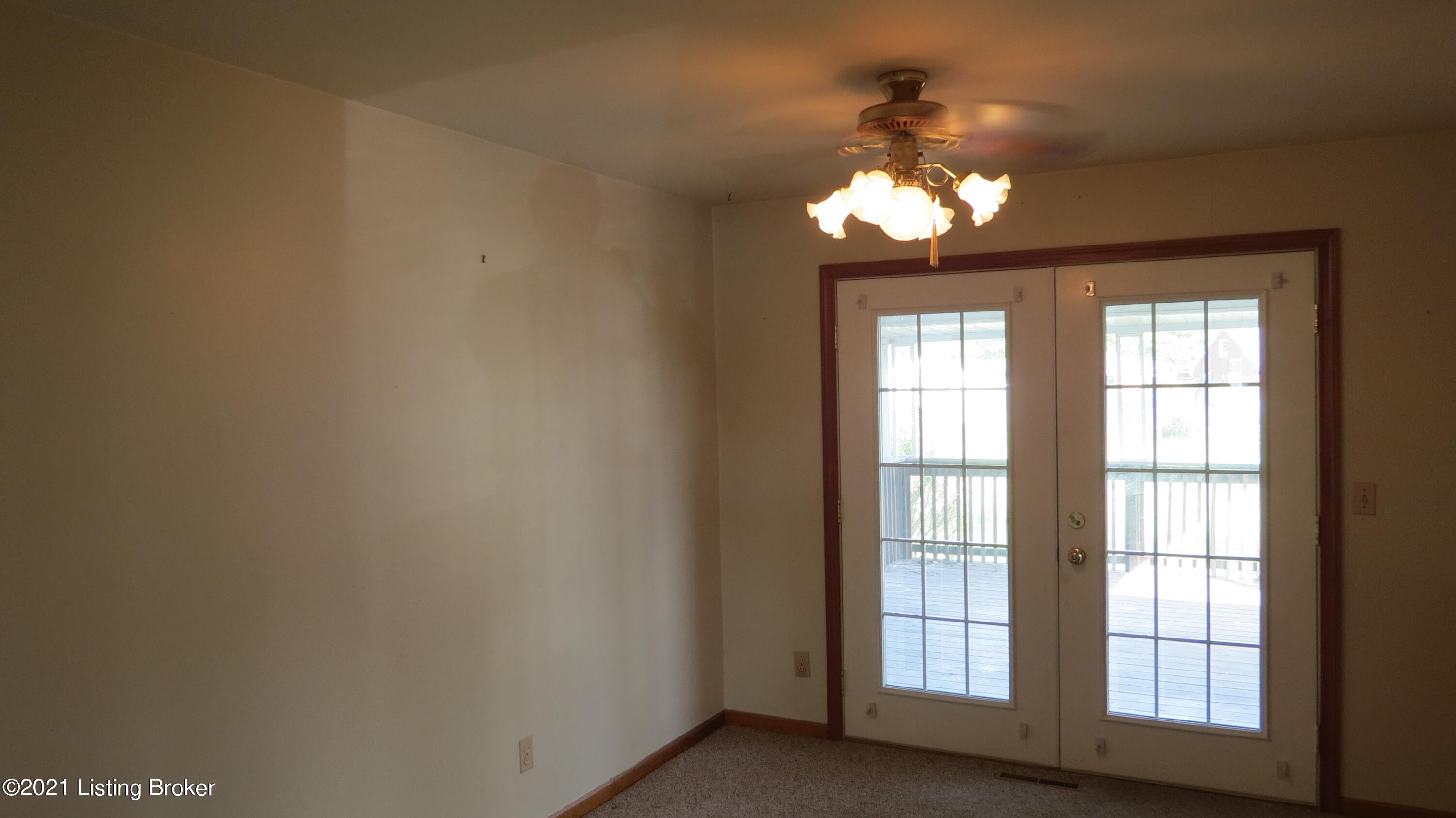 2306 Strotman Road Louisville, KY 40216 - Photo 13 of 31 IMG_7446