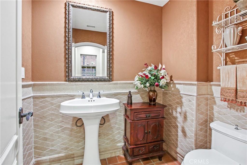 35 Triple Leaf Irvine, CA 92620 - Photo 16 of 52