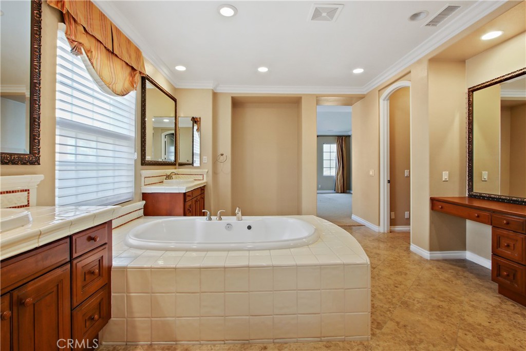 35 Triple Leaf Irvine, CA 92620 - Photo 19 of 52