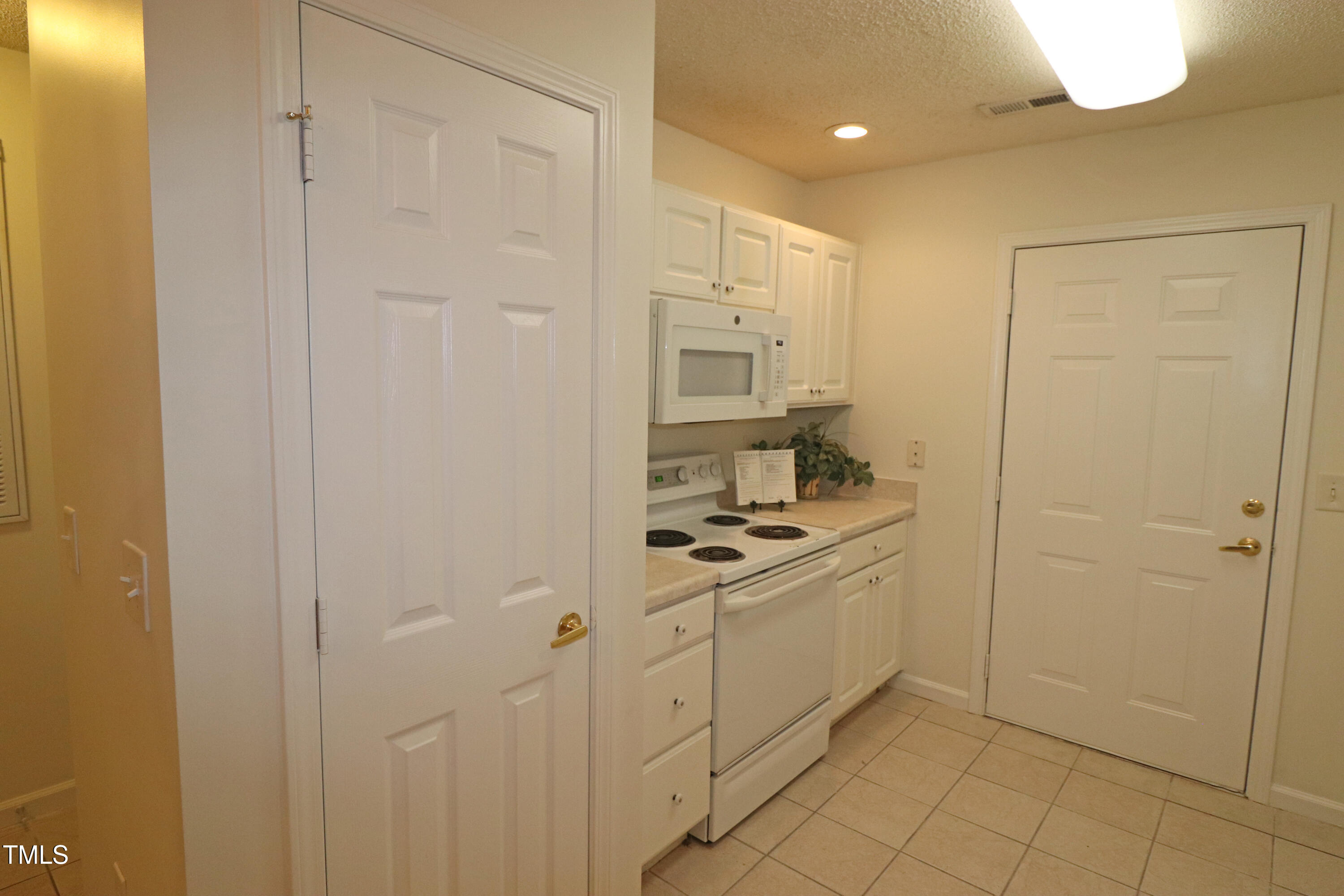 11321 Involute Place, Unit 102 Raleigh, NC 27617 - Photo 13 of 37 Pantry