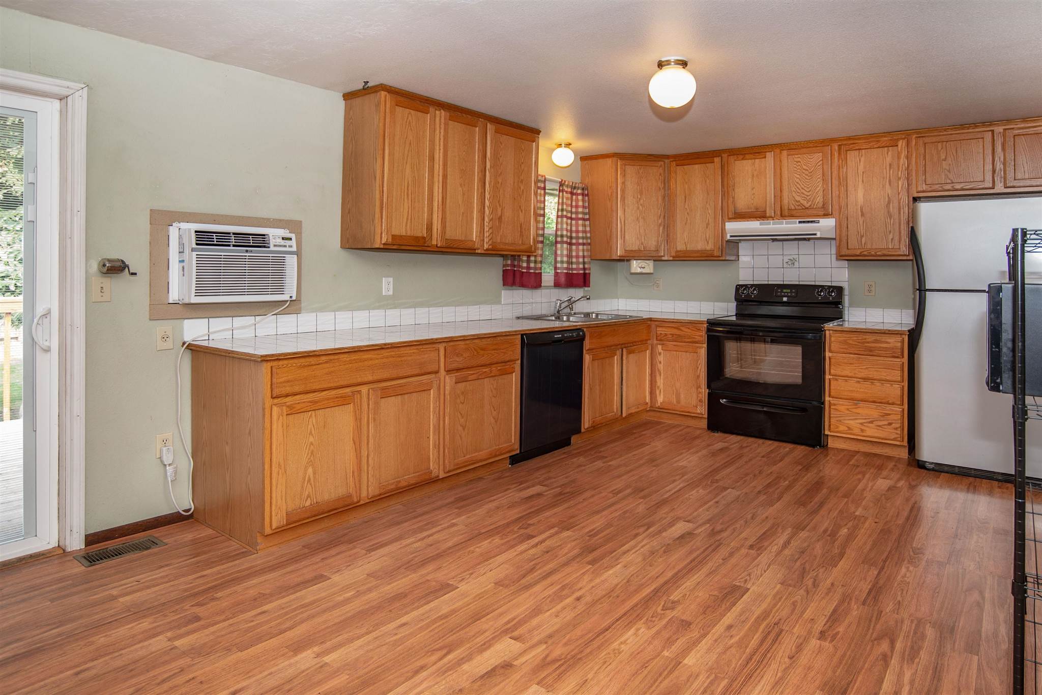 4515 North Conklin Road Spokane Valley, WA 99216 - Photo 11 of 39 Gallery Image 11