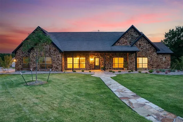 $935,000 | 657 Silver Spur, Weatherford, TX 76087