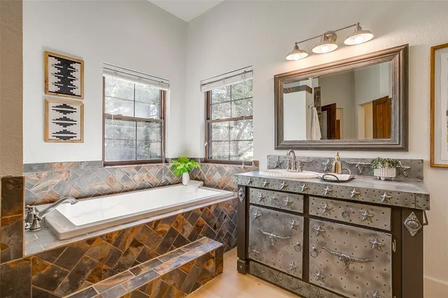 $935,000 | 657 Silver Spur, Weatherford, TX 76087