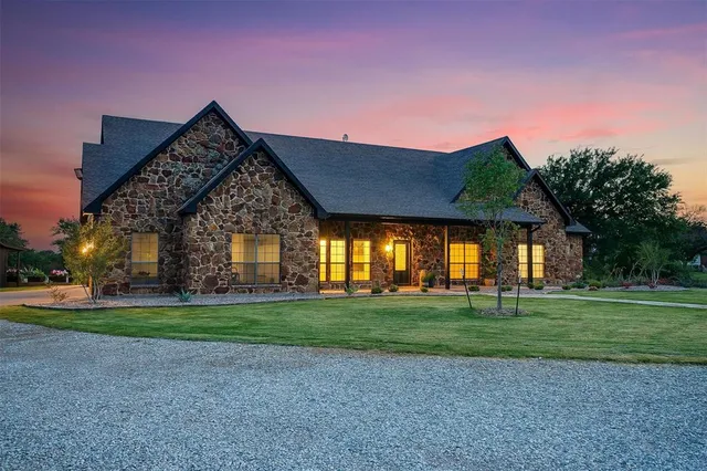 $935,000 | 657 Silver Spur, Weatherford, TX 76087