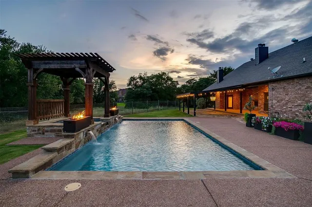 $935,000 | 657 Silver Spur, Weatherford, TX 76087