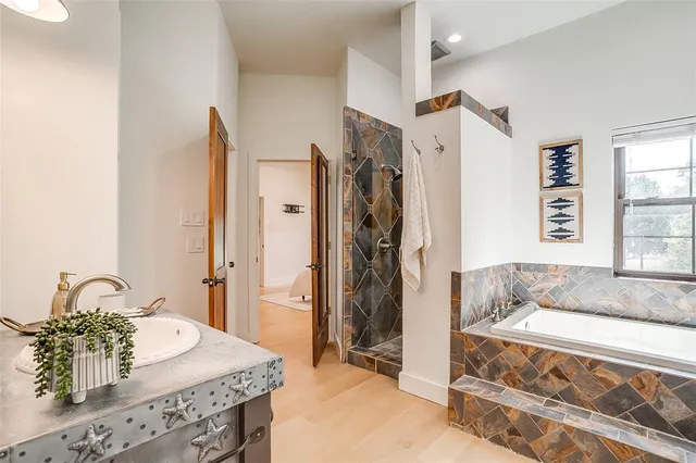 $935,000 | 657 Silver Spur, Weatherford, TX 76087