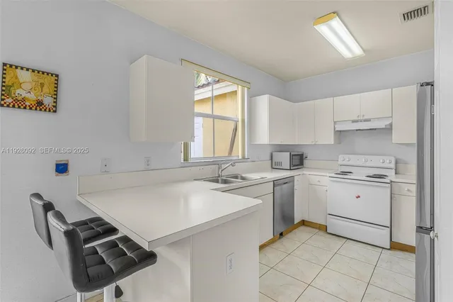 $335,000 | 755 East Mowry Court, Homestead, FL 33030