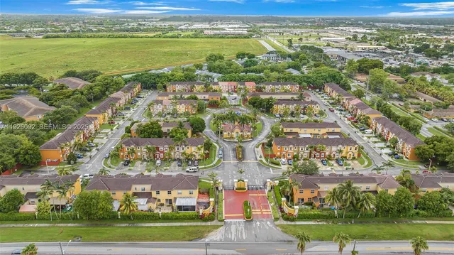 $335,000 | 755 East Mowry Court, Homestead, FL 33030