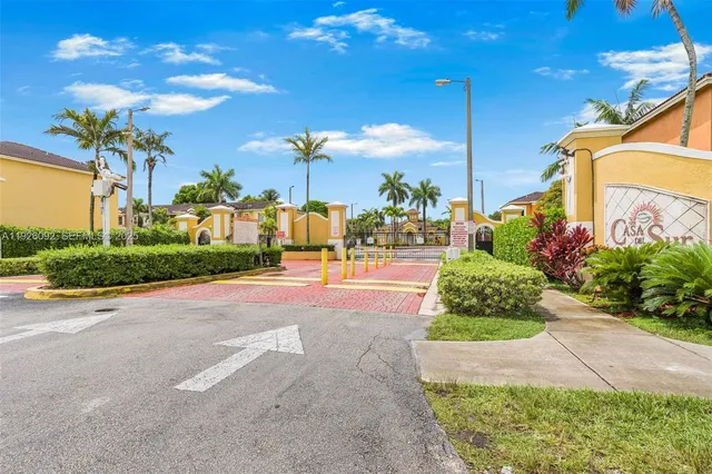 $335,000 | 755 East Mowry Court, Homestead, FL 33030
