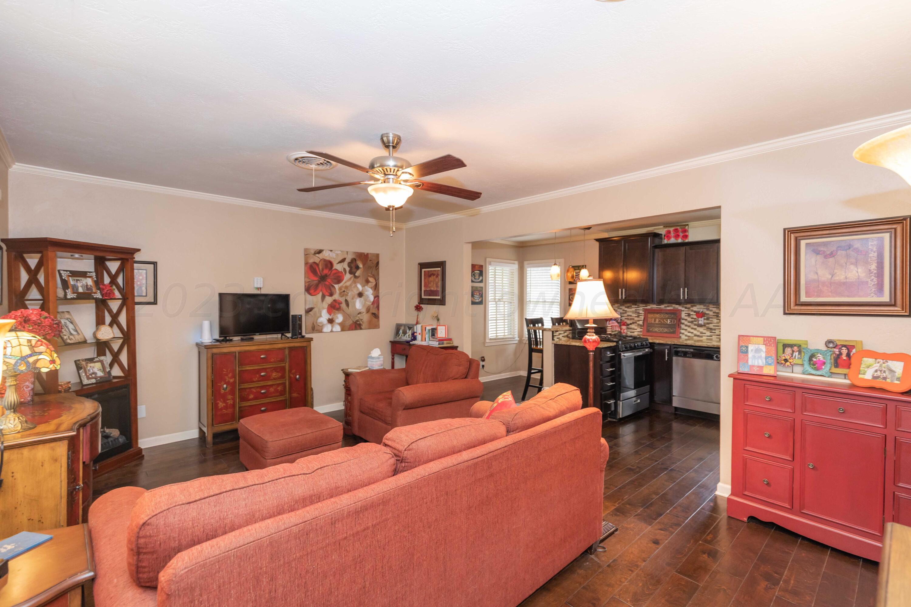 1233 South Austin Street Amarillo, TX 79102 - Photo 6 of 26 LIVING ROOM VIEW 1