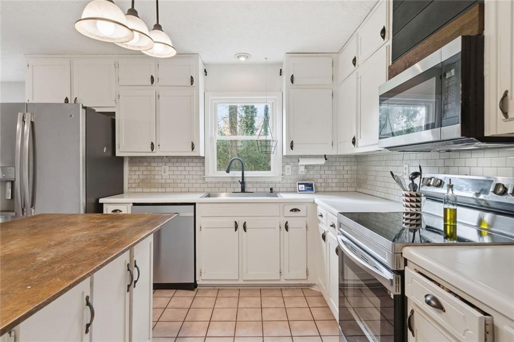 993 Medina Drive Southwest Lilburn, GA 30047 - Photo 17 of 58