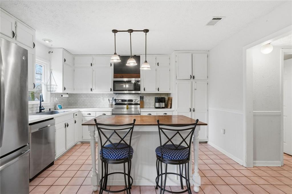 993 Medina Drive Southwest Lilburn, GA 30047 - Photo 18 of 58