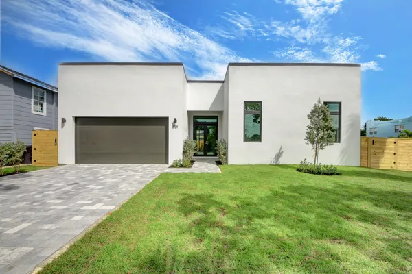 $10,500 | 901 Upland Road, West Palm Beach, FL 33401