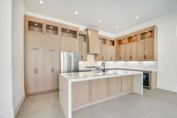 $10,500 | 901 Upland Road, West Palm Beach, FL 33401