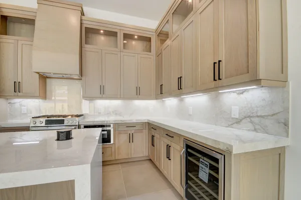 $10,500 | 901 Upland Road, West Palm Beach, FL 33401