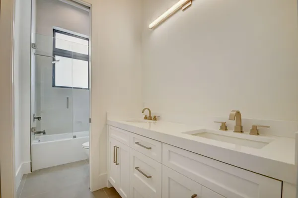 $10,500 | 901 Upland Road, West Palm Beach, FL 33401