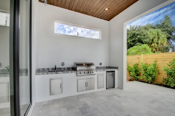 $10,500 | 901 Upland Road, West Palm Beach, FL 33401