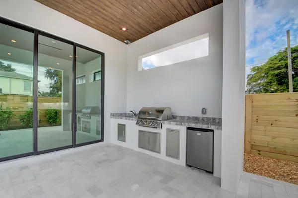 $10,500 | 901 Upland Road, West Palm Beach, FL 33401