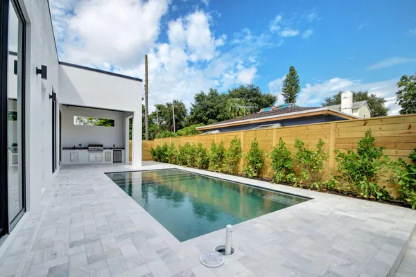 $10,500 | 901 Upland Road, West Palm Beach, FL 33401