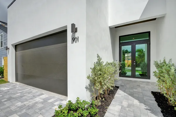 $10,500 | 901 Upland Road, West Palm Beach, FL 33401