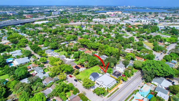 $10,500 | 901 Upland Road, West Palm Beach, FL 33401