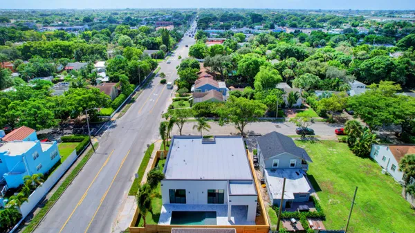 $10,500 | 901 Upland Road, West Palm Beach, FL 33401