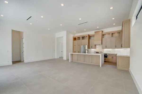 $10,500 | 901 Upland Road, West Palm Beach, FL 33401