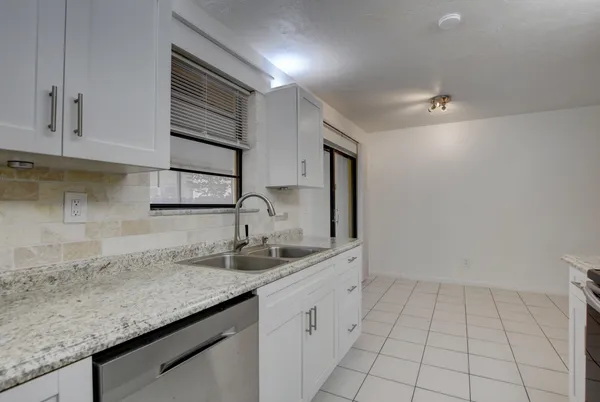 $2,400 | 12449 Westhampton Circle, Wellington, FL 33414