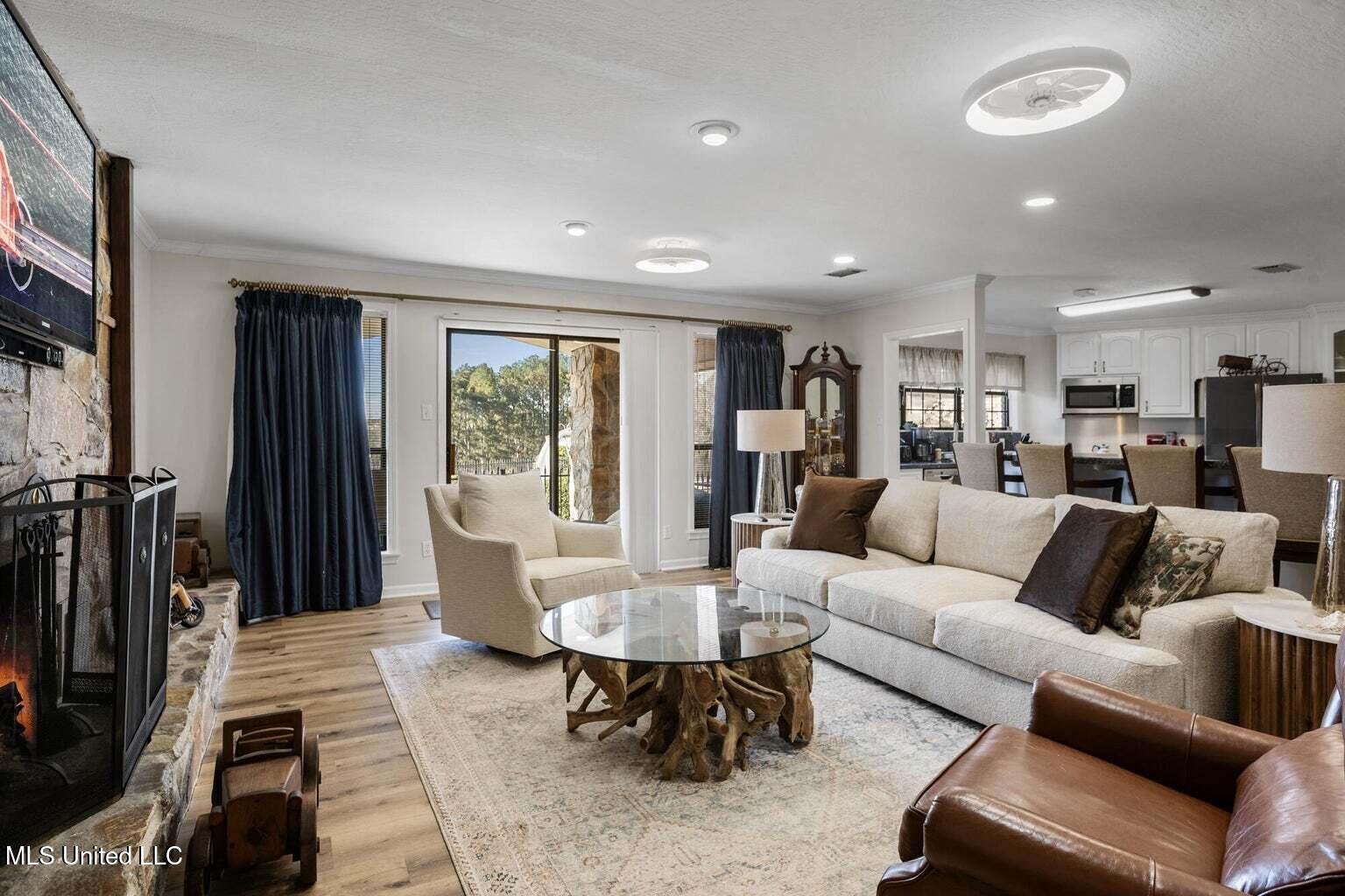 113 Lucas Road Sumrall, MS 39482 - Photo 16 of 52 Family Room/Great Room View 3