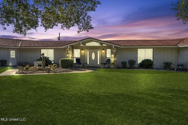 $488,800 | 113 Lucas Road, Sumrall, MS 39482