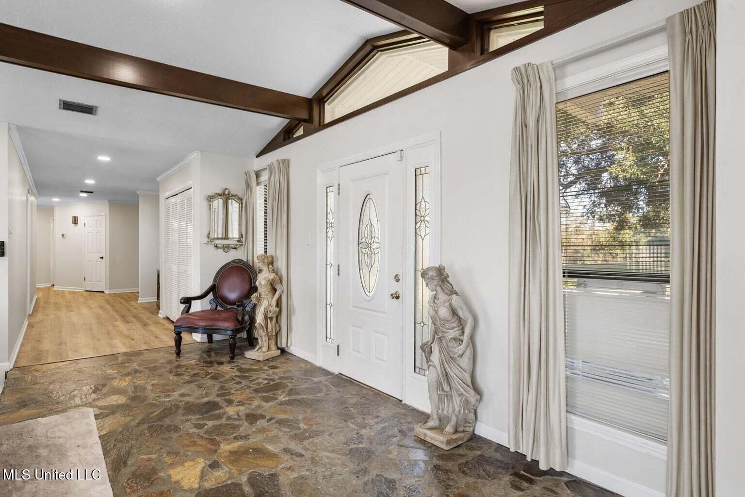 113 Lucas Road Sumrall, MS 39482 - Photo 38 of 52 8FT Hallways View 2