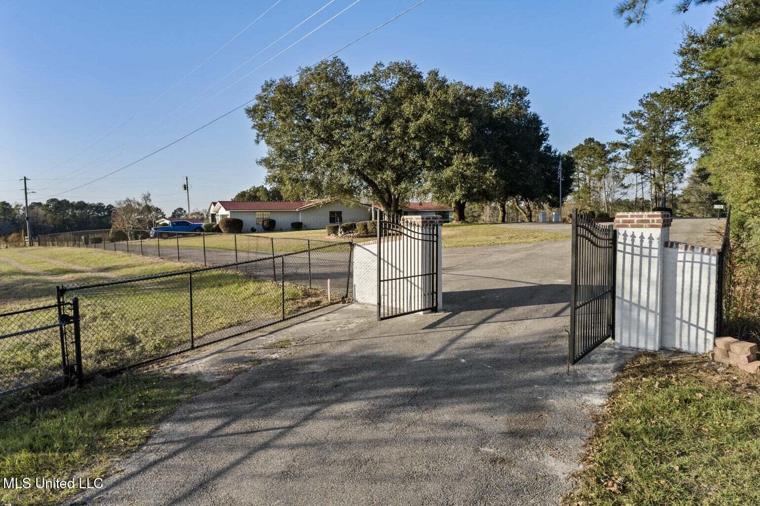 113 Lucas Road Sumrall, MS 39482 - Photo 49 of 52 Front Gate Entrance