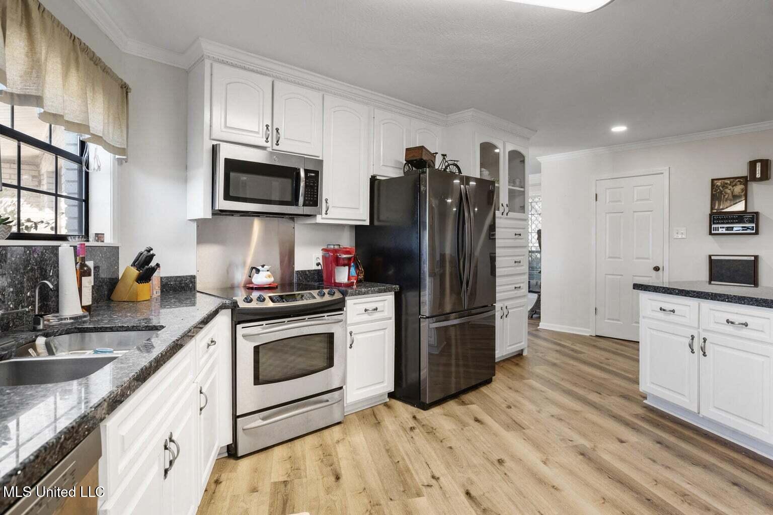 113 Lucas Road Sumrall, MS 39482 - Photo 8 of 52 Kitchen View 2