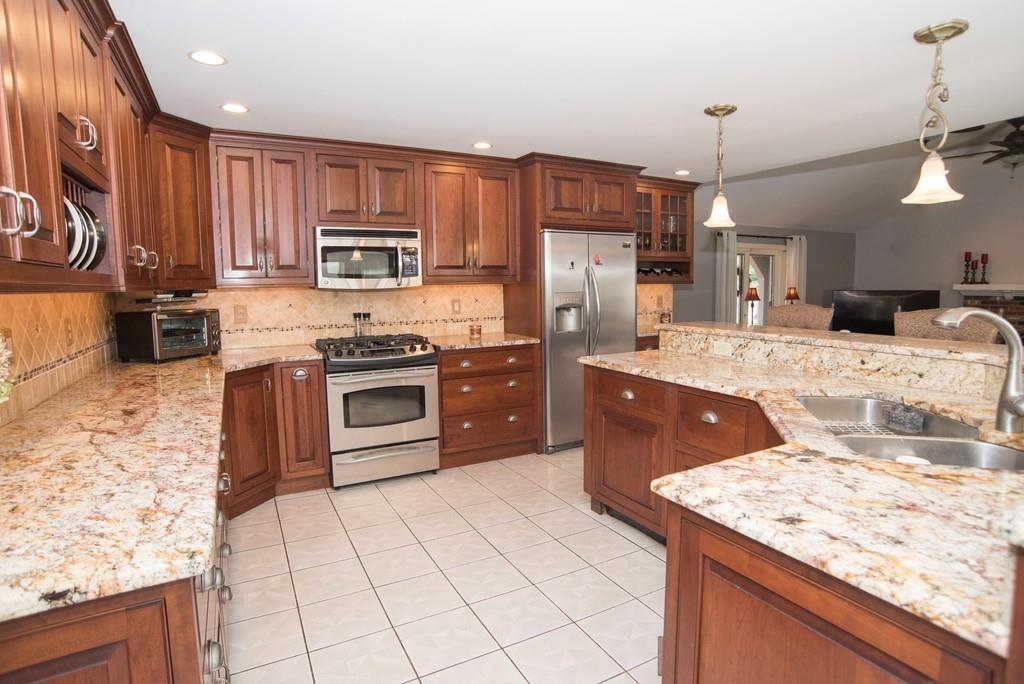 123 Robin Ridge Drive Agawam, MA 01030 - Photo 12 of 42 Gallery Image 12