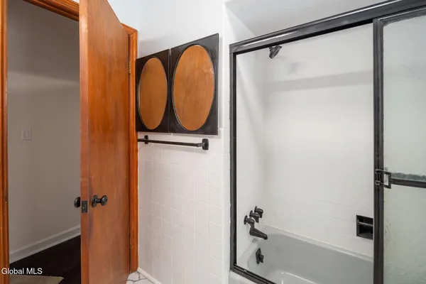 $279,999 | 23 Brickyard Road, Troy, NY 12182