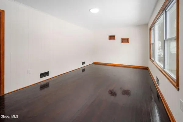 $279,999 | 23 Brickyard Road, Troy, NY 12182