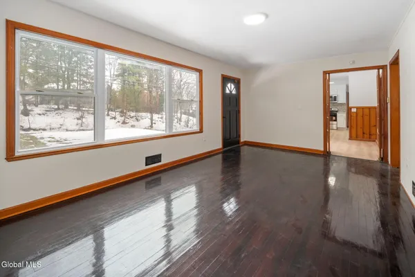 $279,999 | 23 Brickyard Road, Troy, NY 12182