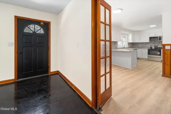 $279,999 | 23 Brickyard Road, Troy, NY 12182