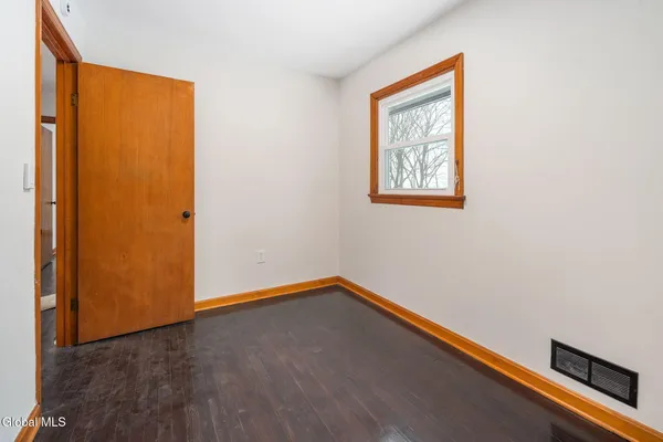 $279,999 | 23 Brickyard Road, Troy, NY 12182