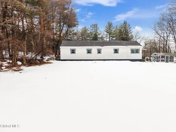 $279,999 | 23 Brickyard Road, Troy, NY 12182