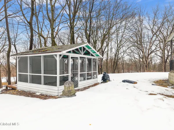 $279,999 | 23 Brickyard Road, Troy, NY 12182